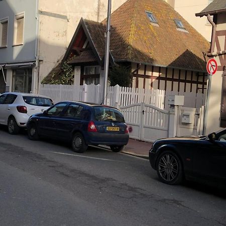 Gare des vacances Deauville Exterior foto